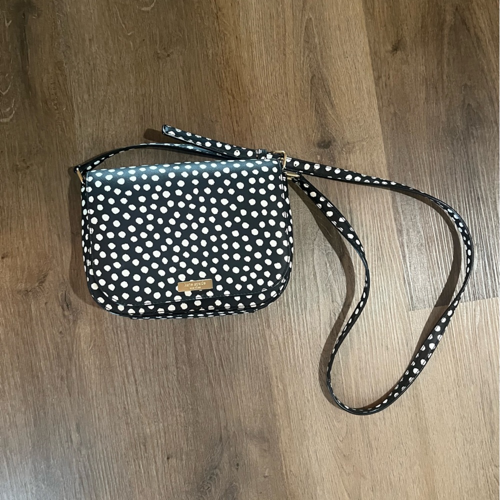 KATE SPADE Classic Black and White Polka Dot Crossbody Bag with Chain Strap
